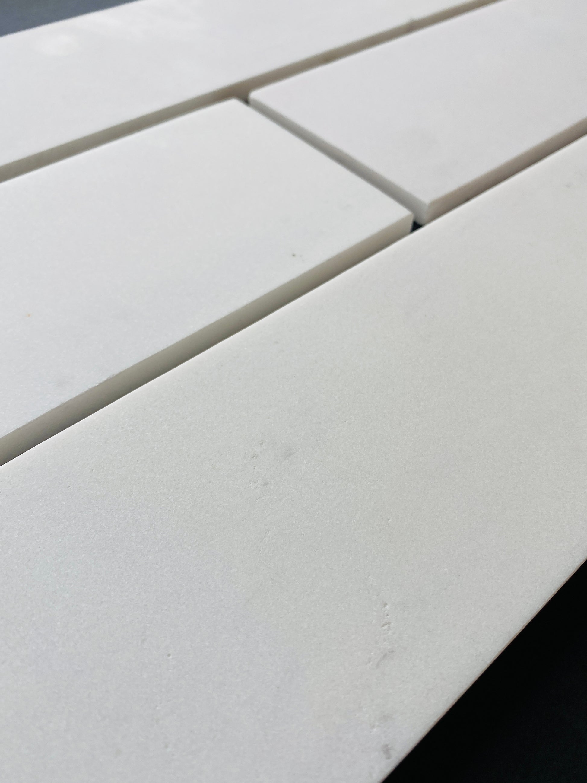 Bianco Sivec Field 4"x16" Marble Tile